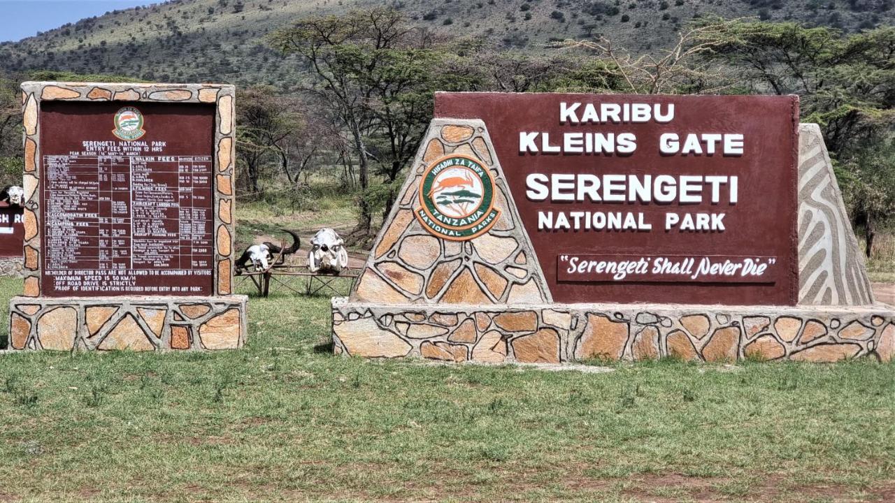 Africa Safari Maasai Boma Villa Serengeti Exterior photo