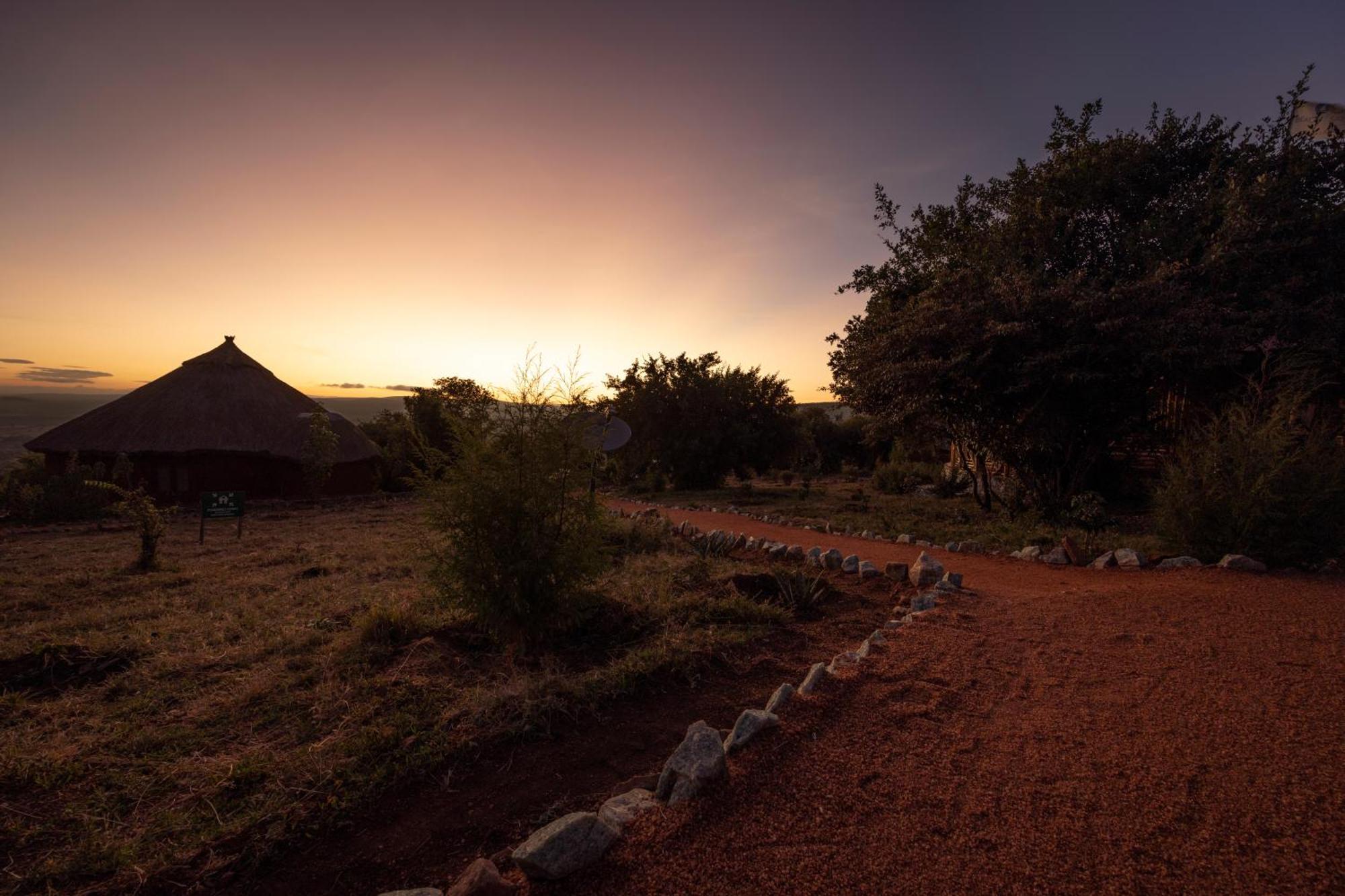 Africa Safari Maasai Boma Villa Serengeti Exterior photo