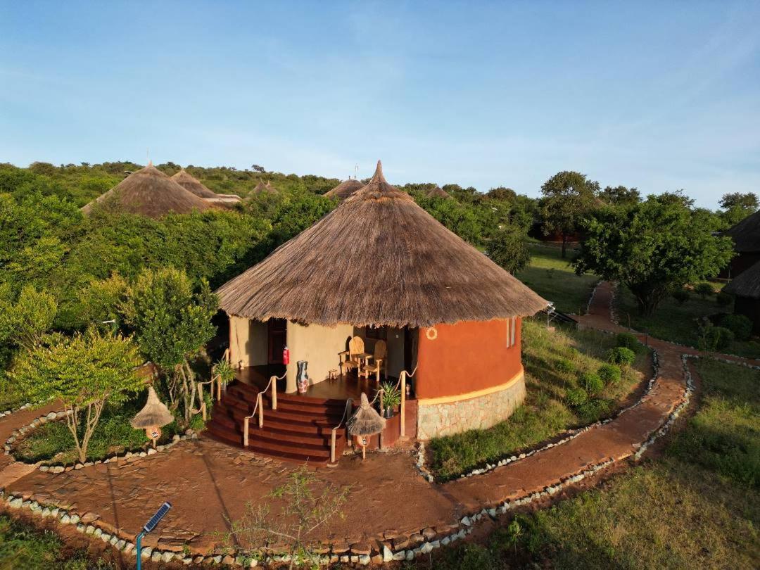 Africa Safari Maasai Boma Villa Serengeti Exterior photo